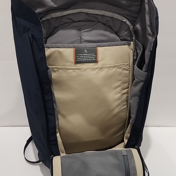 Bellroy Venture Backpack - 22L - Picture 10 of 16